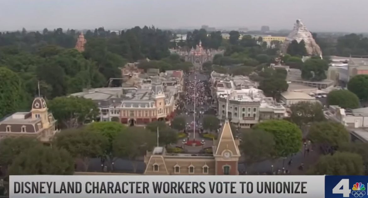 Disneyland Character and Parade Performers Vote to Unionize