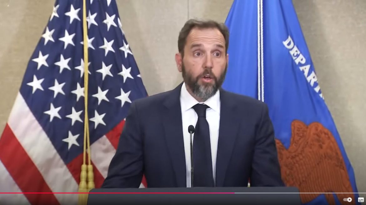 Trump Vows to Fire Special Counsel Jack Smith "Within Two Seconds" If Re-Elected